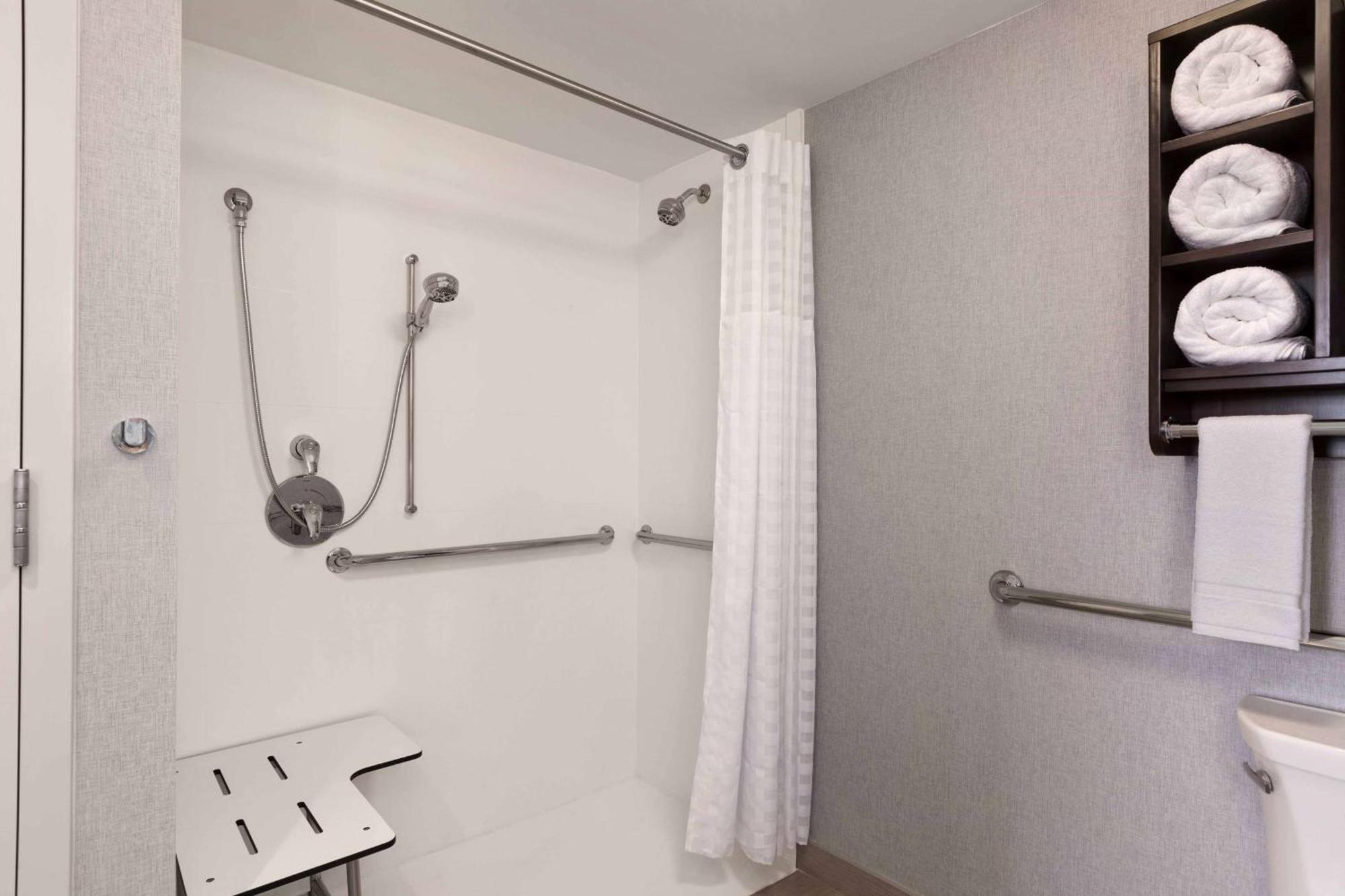 Hotel Homewood By Hilton Dc Convention Center 3*