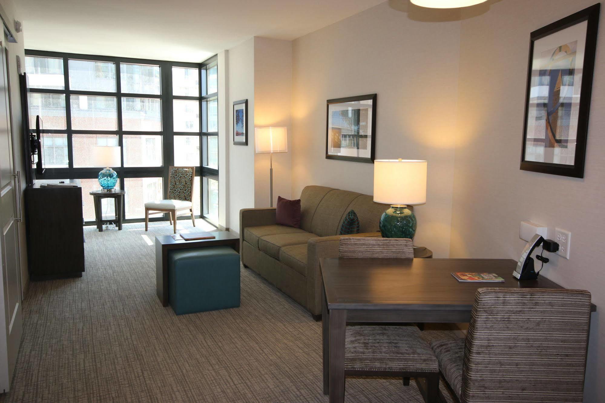 Hotel Homewood By Hilton Dc Convention Center 3*